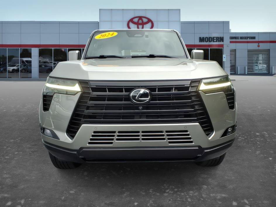 2024 Lexus GX Luxury - Photo 11