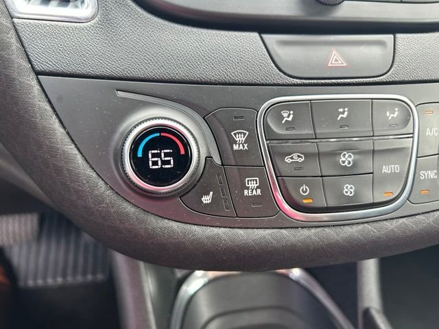 Used 2019 White Chevrolet LT image 10