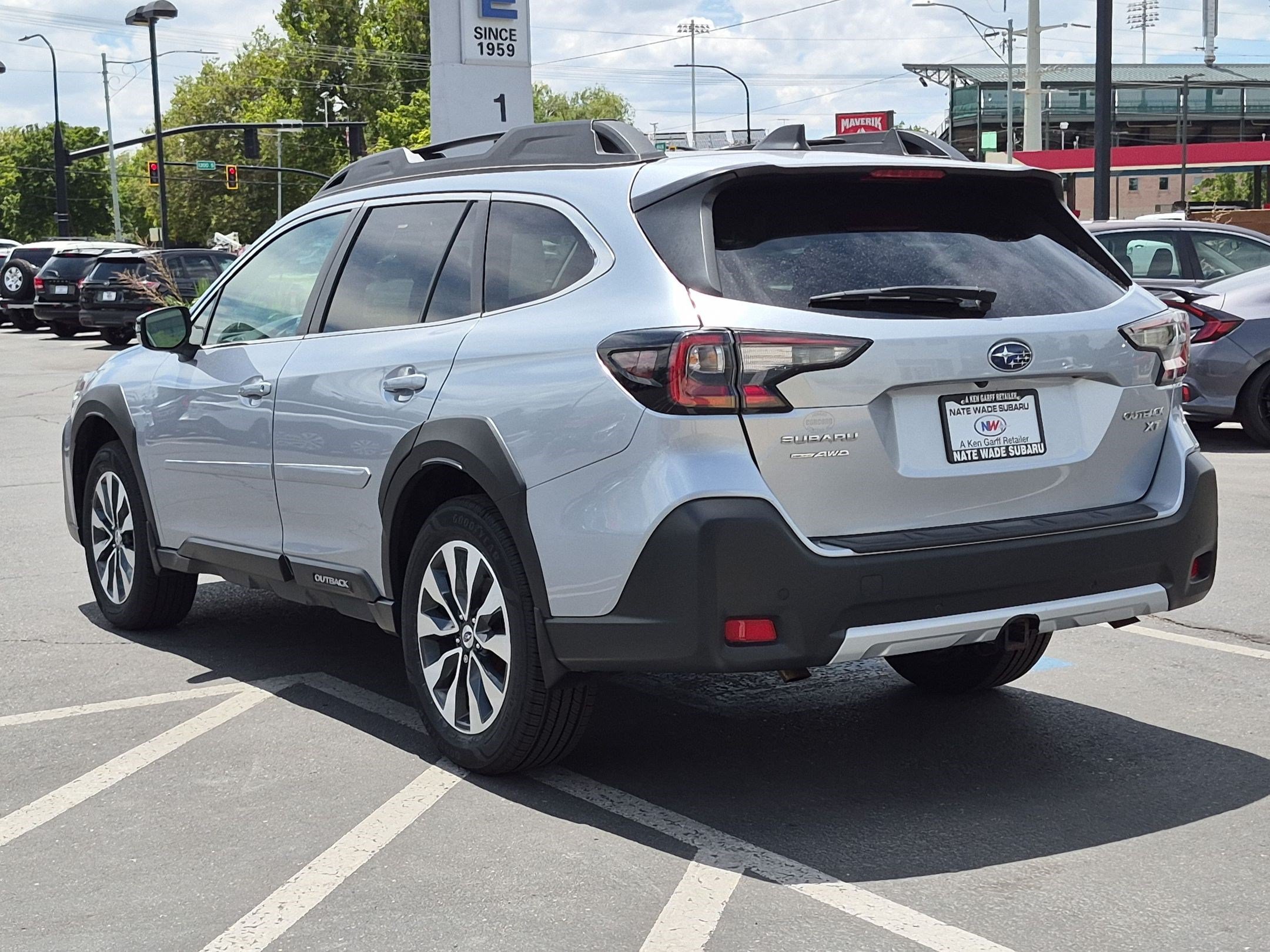 Used 2023 Ice Silver Metallic Subaru Limited XT image 5