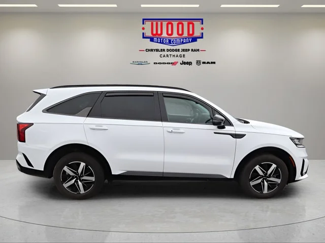Used 2023 Glacial White Pearl Kia S image 2