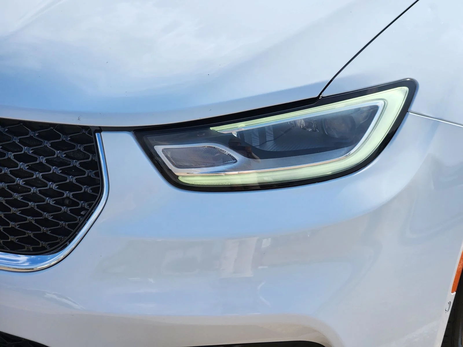 Used 2023 White Chrysler Touring L image 7