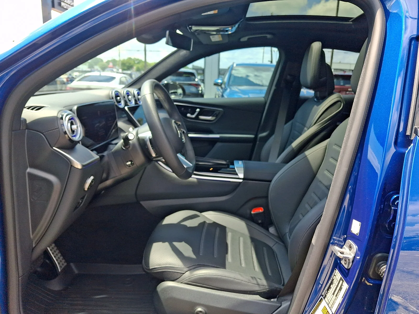 Used 2025  Mercedes-Benz GLC 300 Coupe image 13