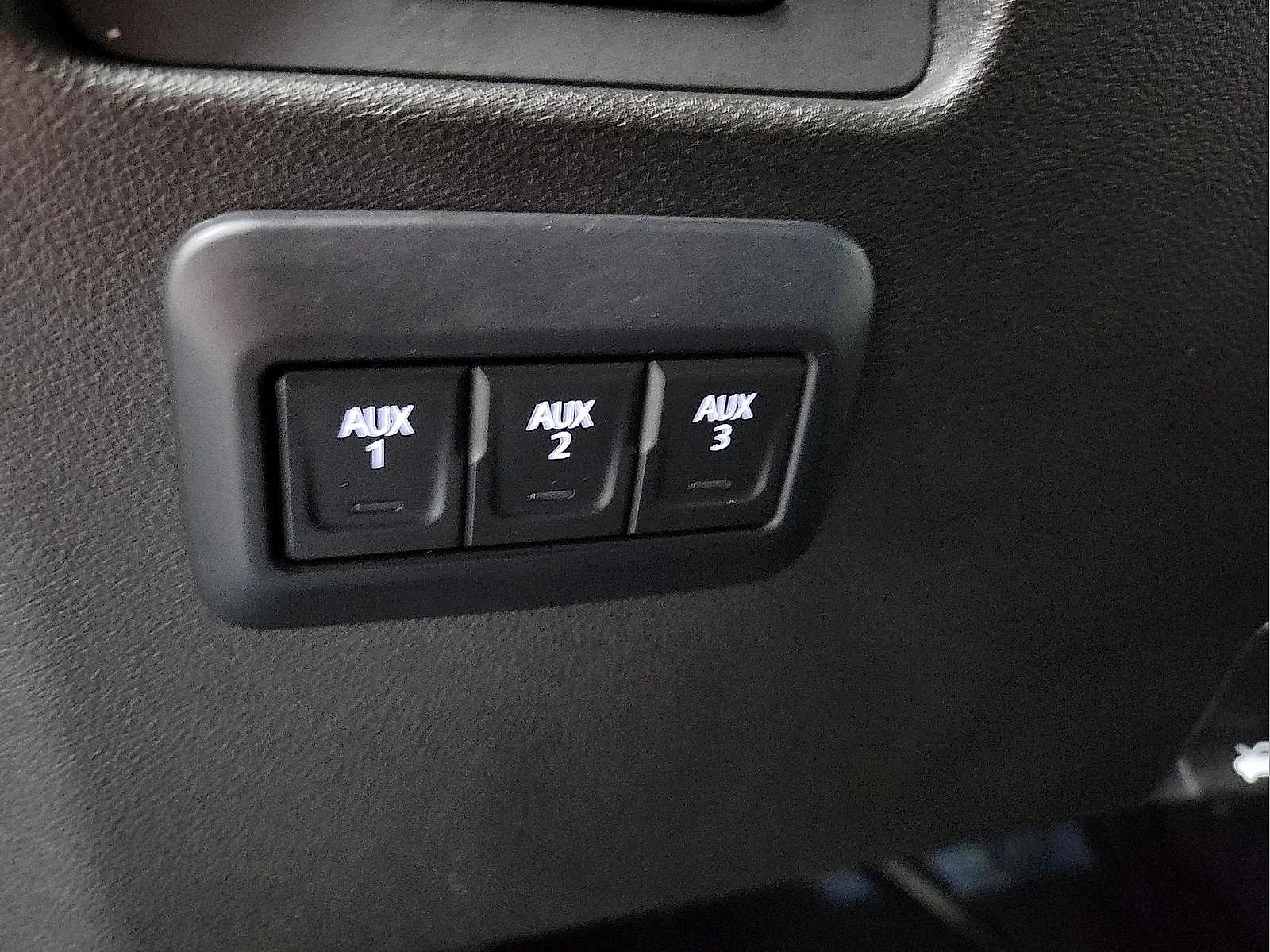 Used 2024 Sterling Metallic GMC 4WD AT4X image 13