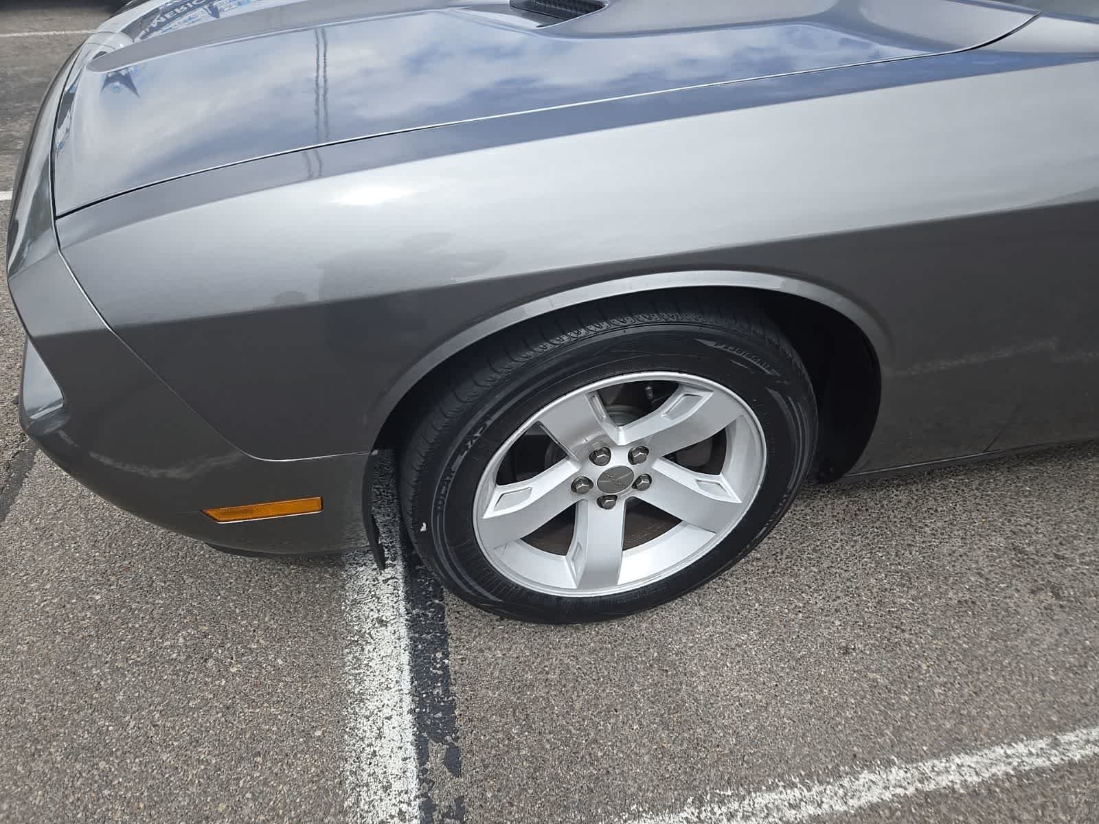 Used 2012 Tungsten Metallic Dodge SXT image 2