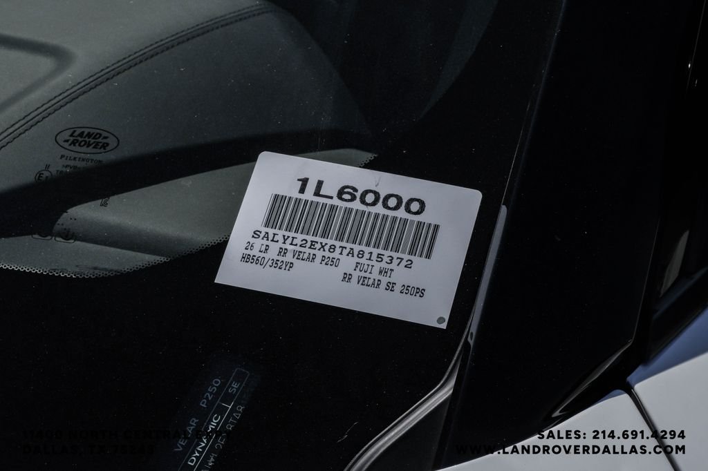 Used 2026 White Land Rover Dynamic SE image 65