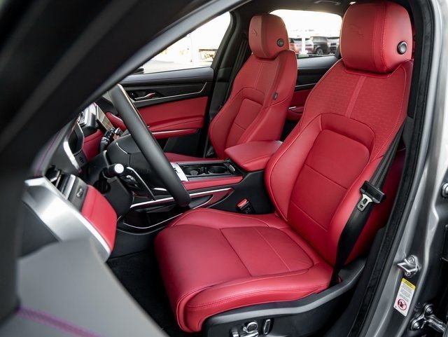 New 2026 Eiger Grey JAGUAR P250 R-DYNAMIC S image 13