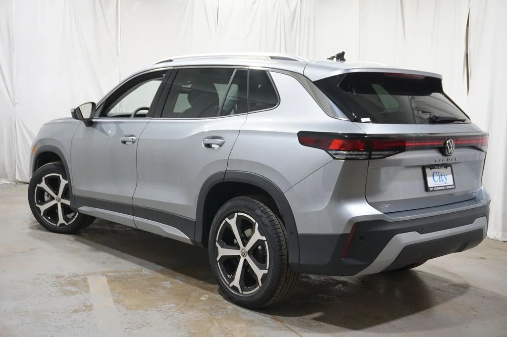 2026 Volkswagen Tiguan SE - Photo 8