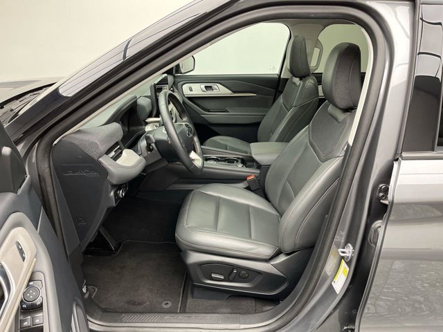 Used 2025 Carbonized Gray Ford Active image 11