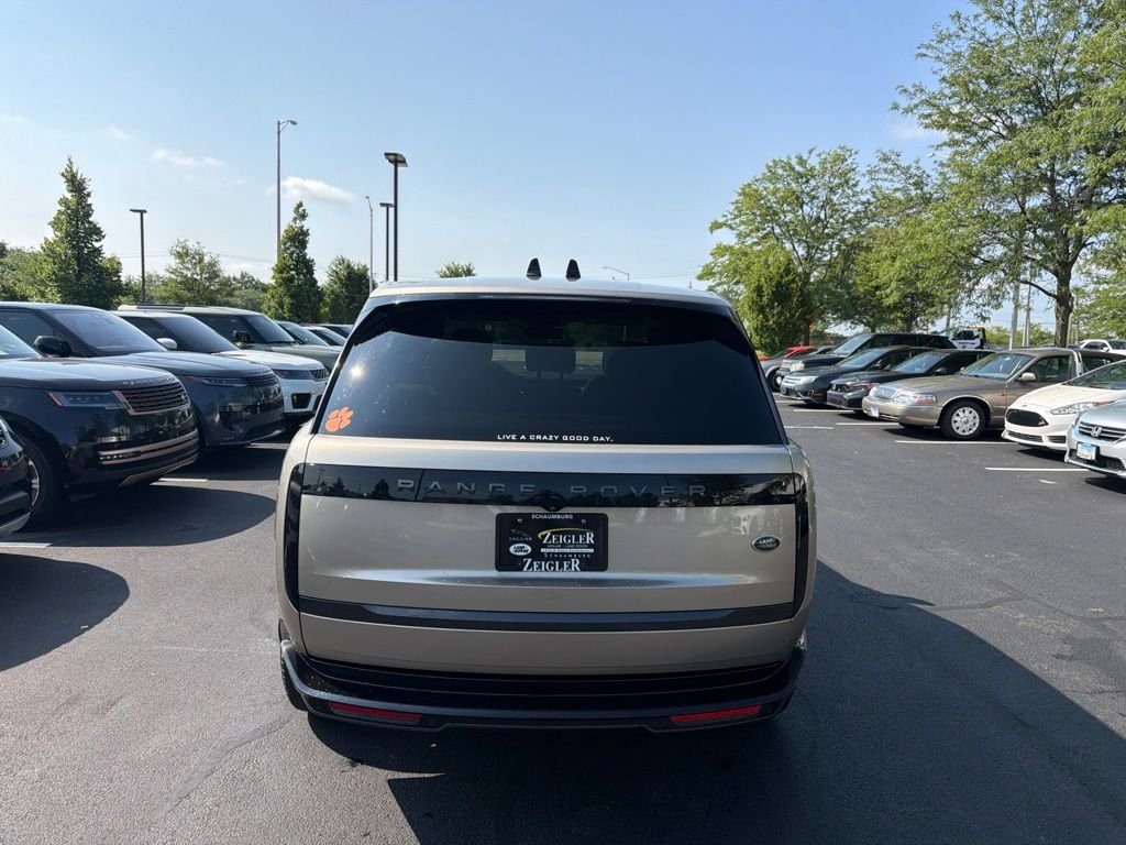 Used 2023 Gold Land Rover SE image 4