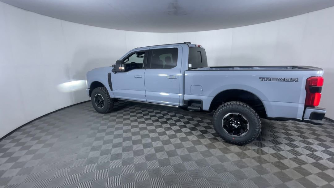 New 2026 Glacier Gray Metallic Tri-Coat Ford Platinum image 6