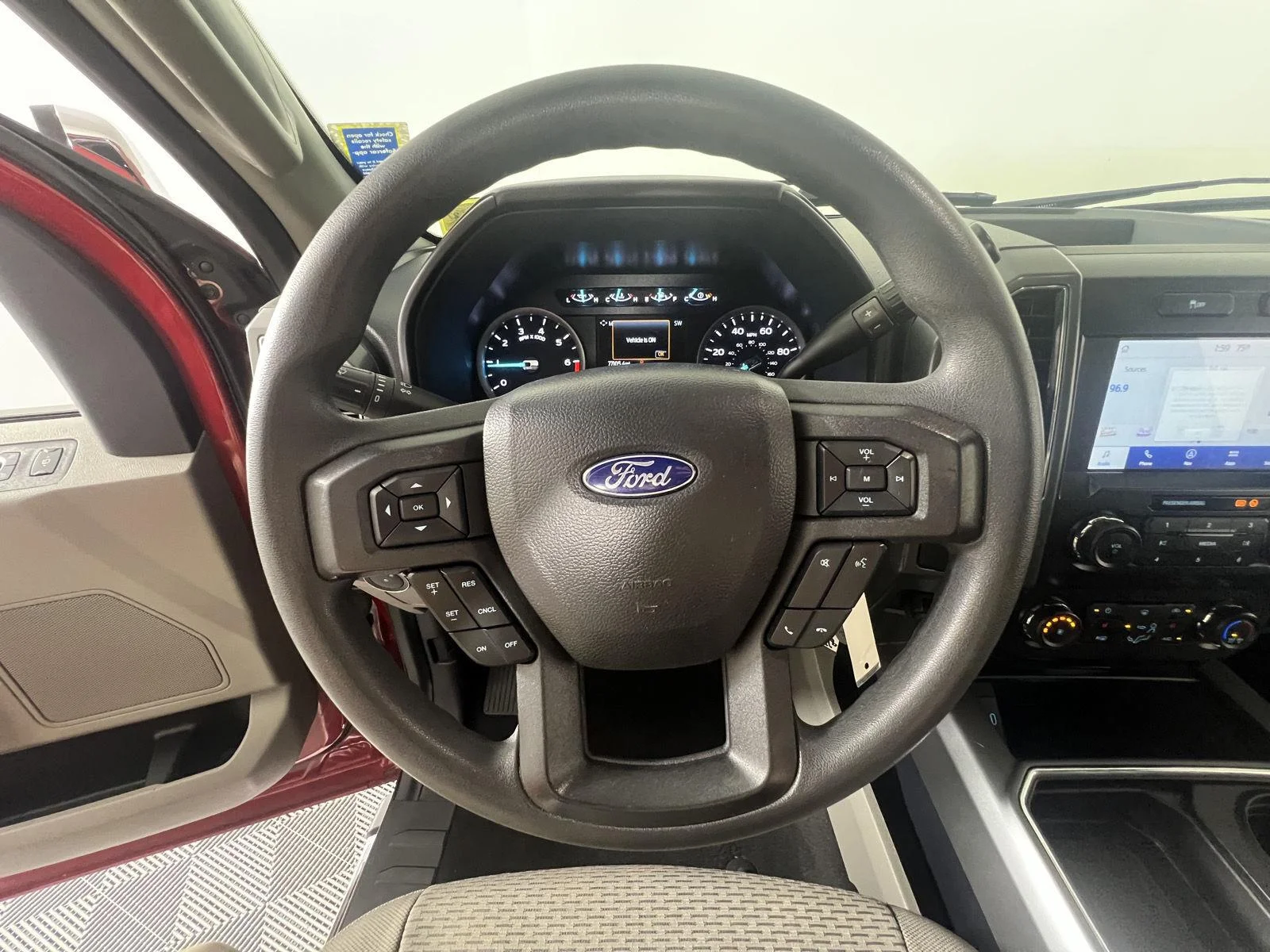 Used 2022 Rapid Red Metallic Tinted Clearcoat Ford XLT image 13