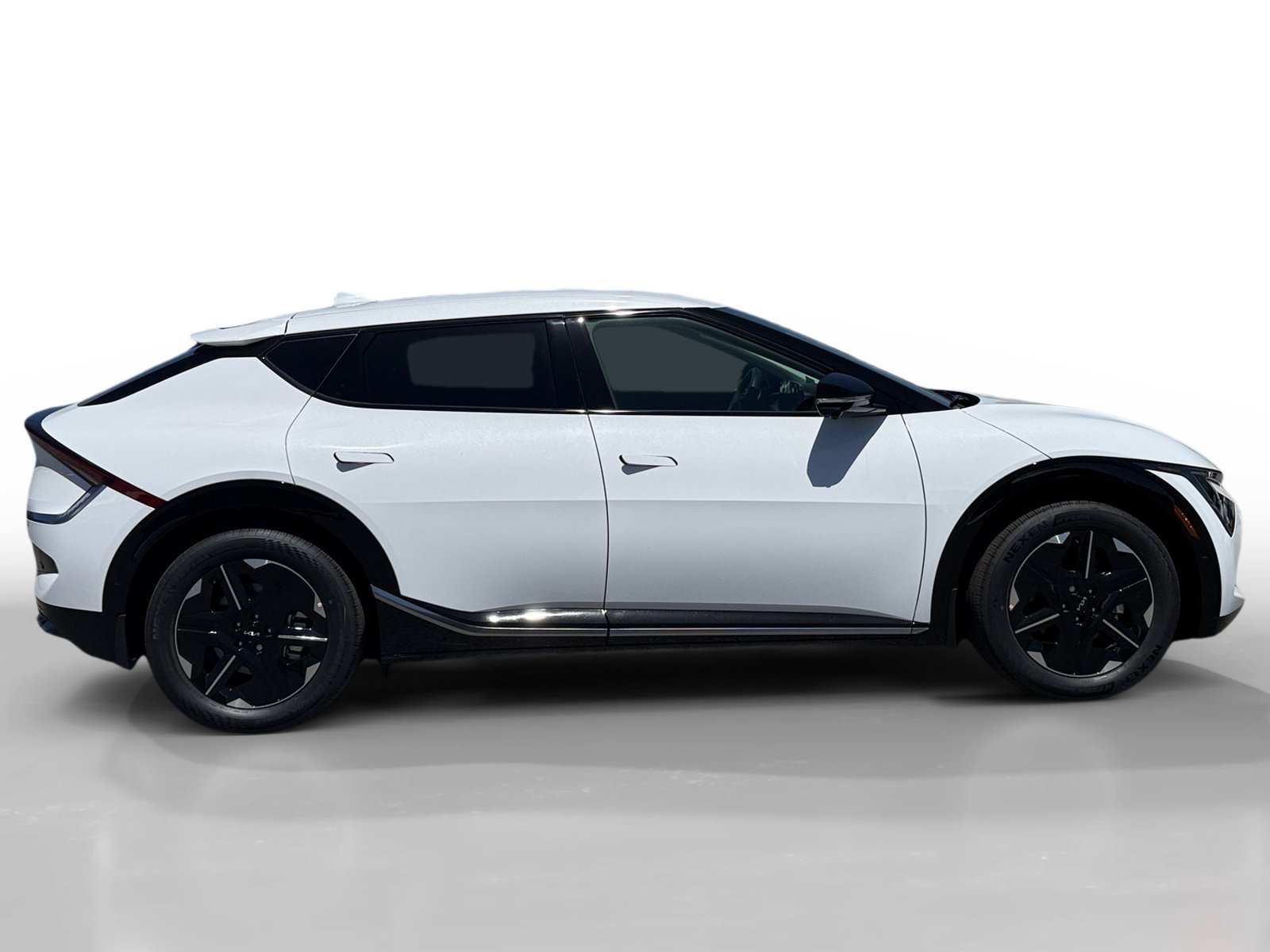 New 2026 Glacial White Pearl Kia WIND image 6