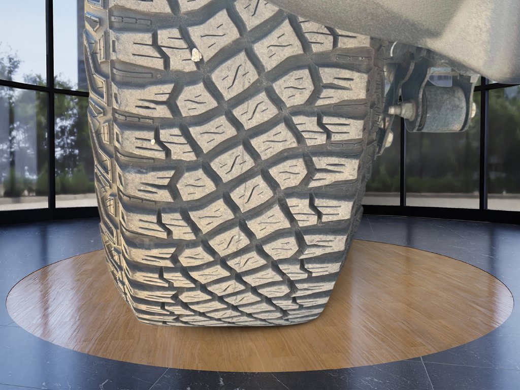 Used 2022 Orange Metallic Ford Base image 32