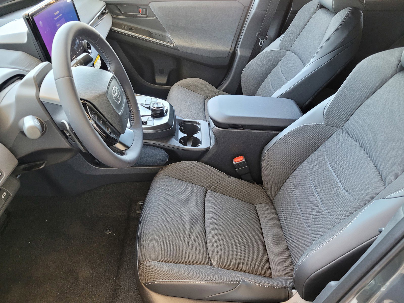 2026 Toyota C-HR SE - Photo 8