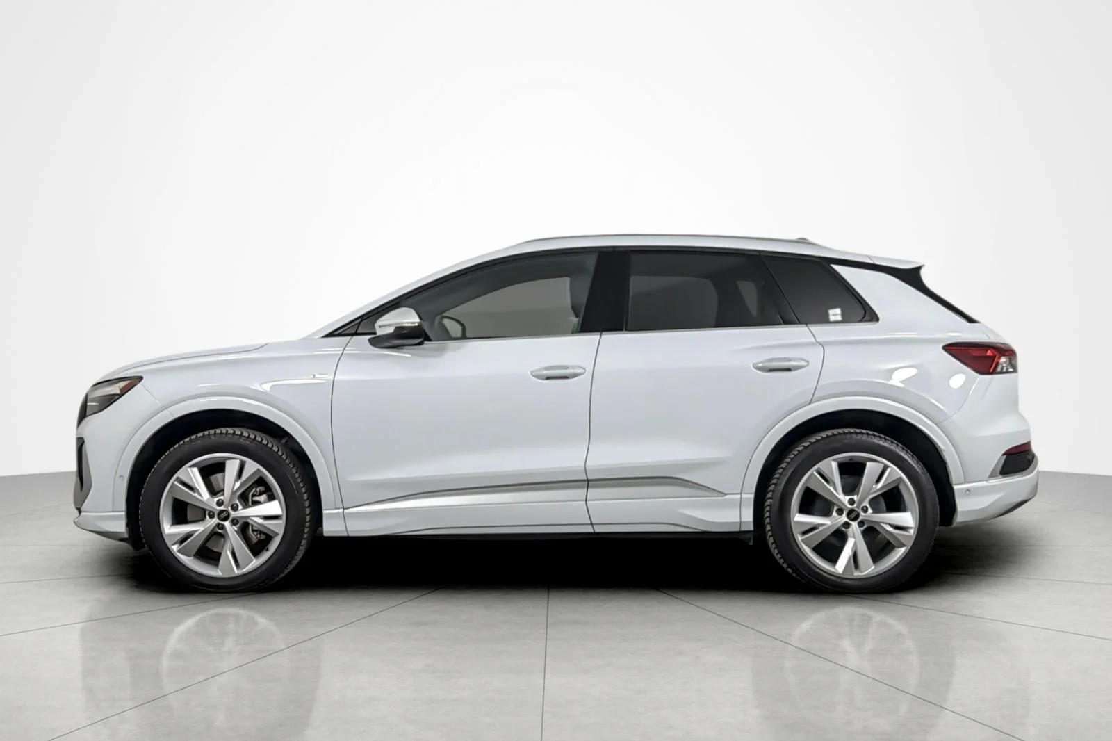 Used 2023 Glacier White Metallic Audi Premium Plus 50 quattro image 2