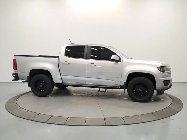 Used 2018 SILVER ICE METALLIC Chevrolet 2WD LT image 8