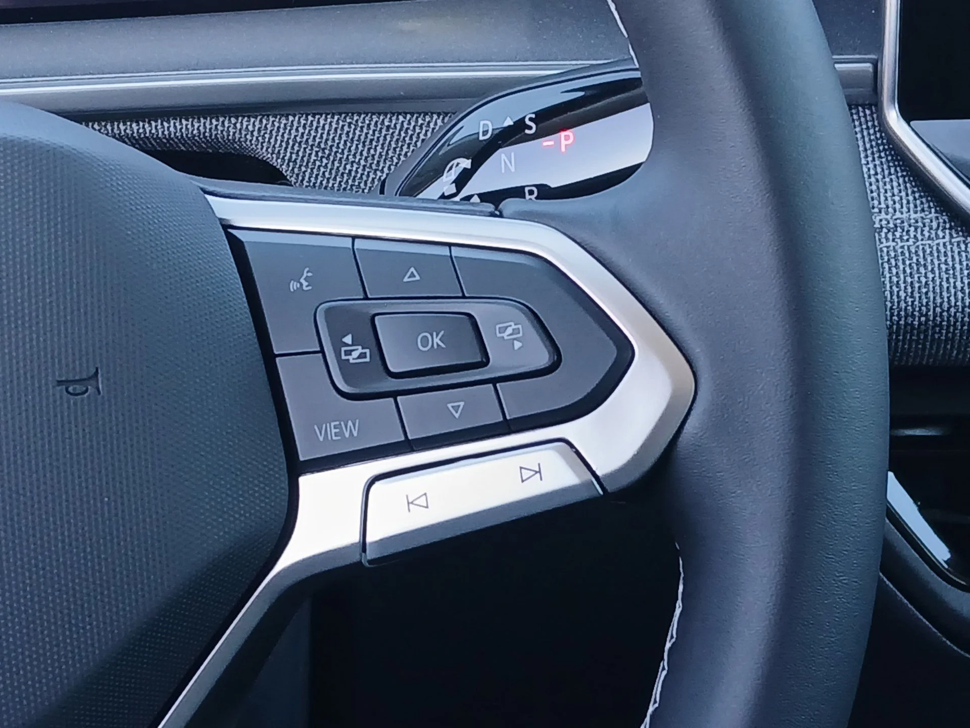New 2026 Platinum Gray Metallic Volkswagen S image 10