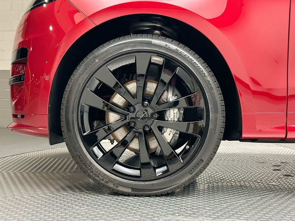 New 2026 Firenze Red Metallic Land Rover Dynamic SE image 5