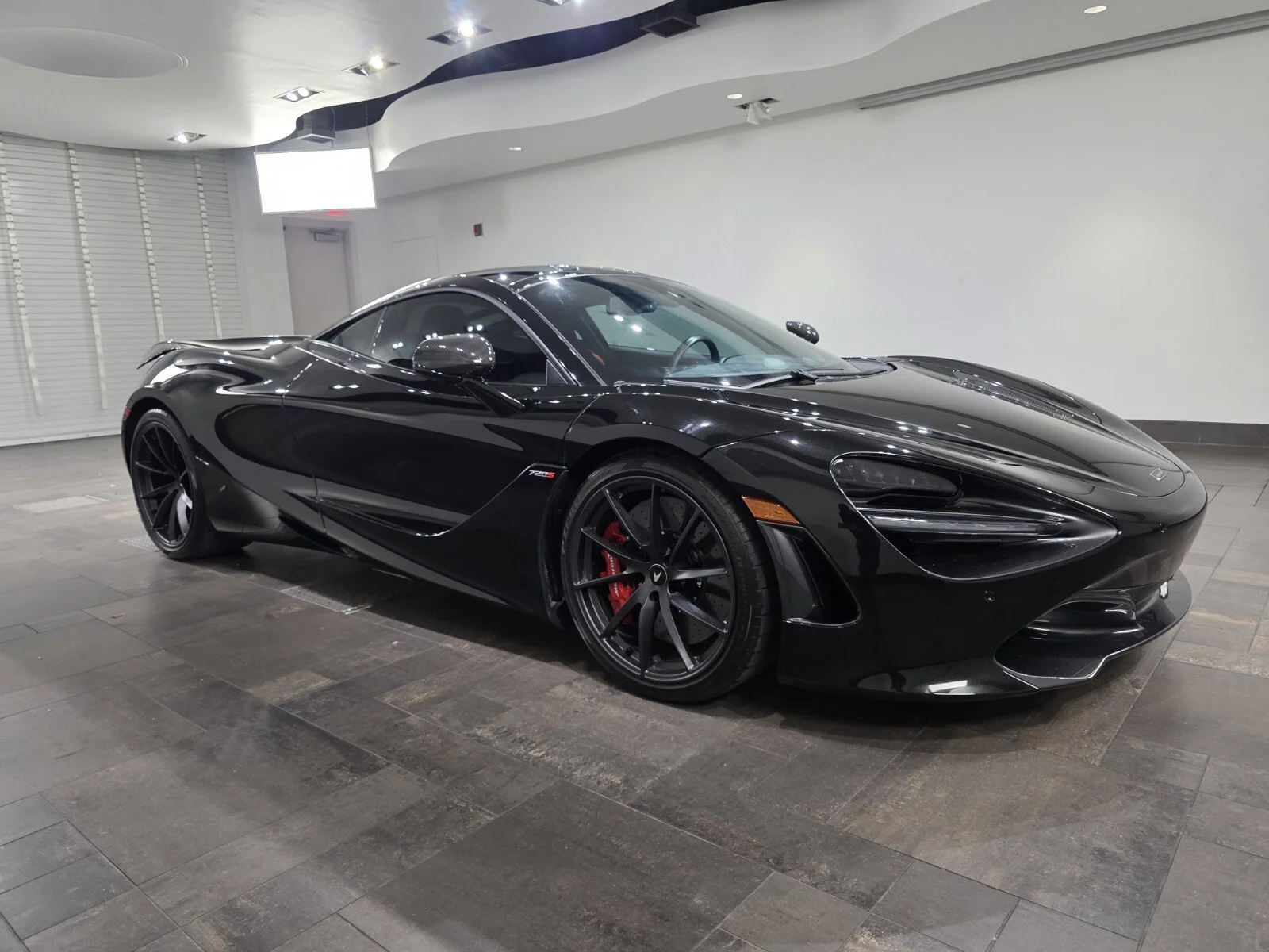 Used 2022 Onyx Black McLaren Performance Coupe image 25