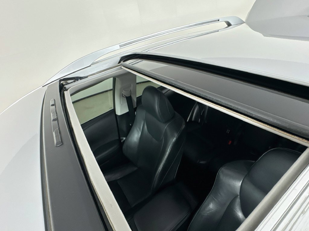 Used 2015 Silver Lexus 350 image 25