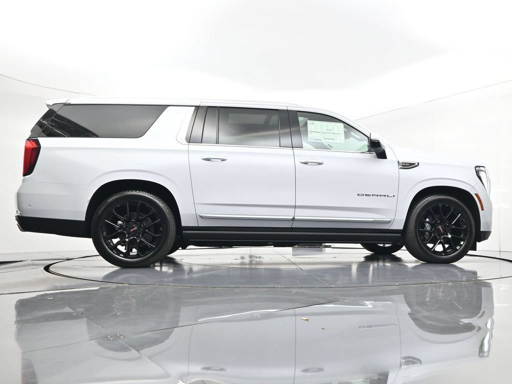 2026 GMC Yukon XL Denali - Photo 32