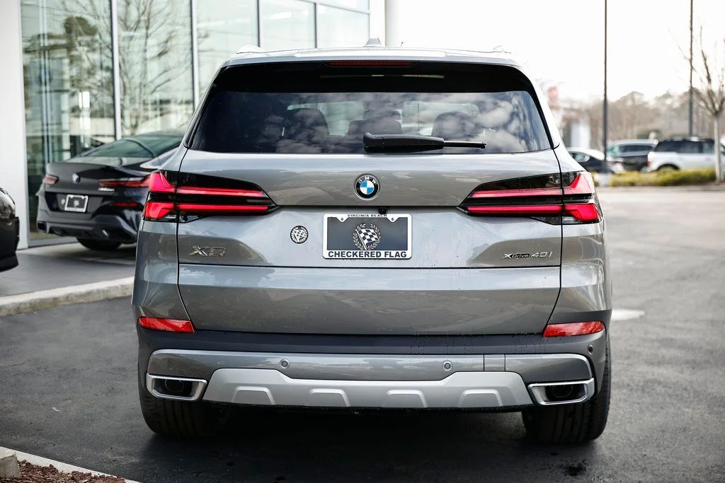 New 2026 Skyscraper Grey Metallic BMW xDrive40i image 10