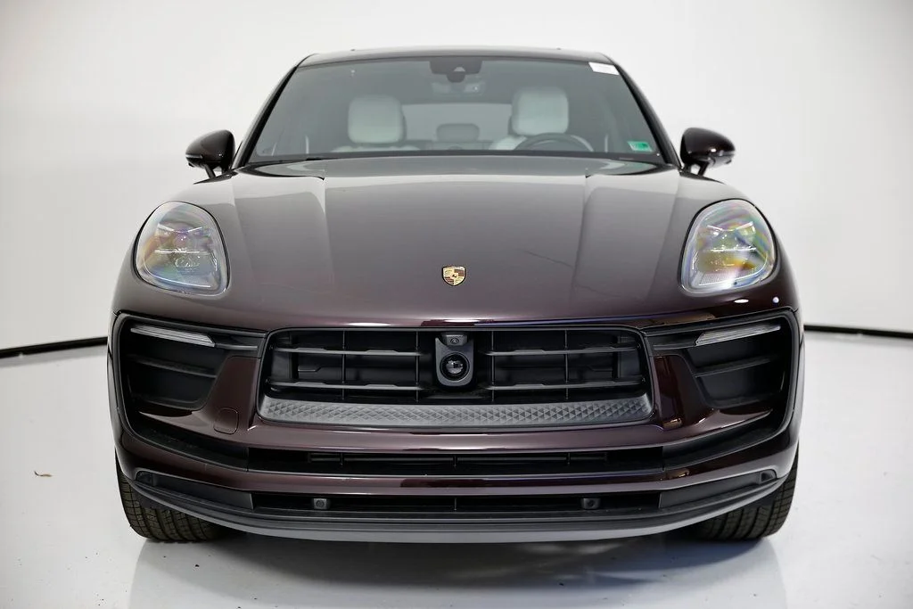2026 Porsche Macan T - Photo 10