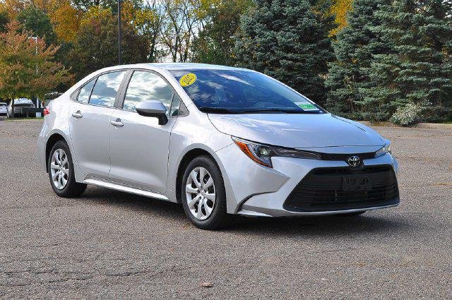 Certified Used 2025 CLASSIC SILVER METALLIC Toyota  image 1