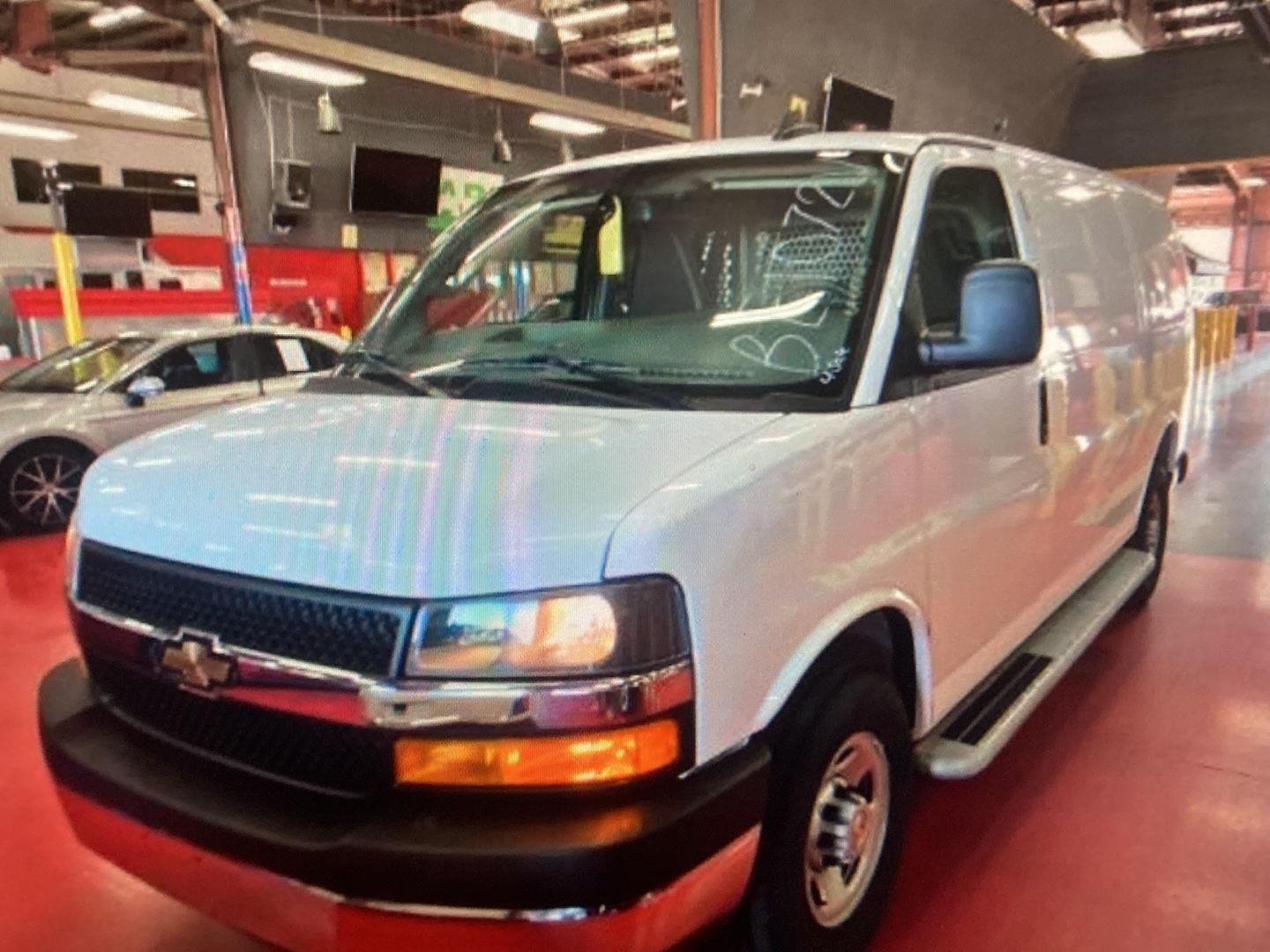Used 2025 Summit White Chevrolet Cargo Van image 3