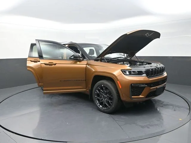 New 2026 Copper Shino Metallic Clear-Coat Exterior Paint Jeep Summit image 35