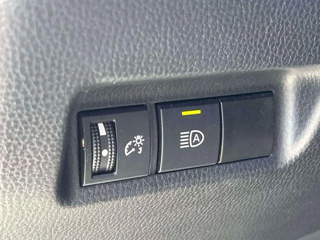 Used 2024 White Toyota XLE image 27