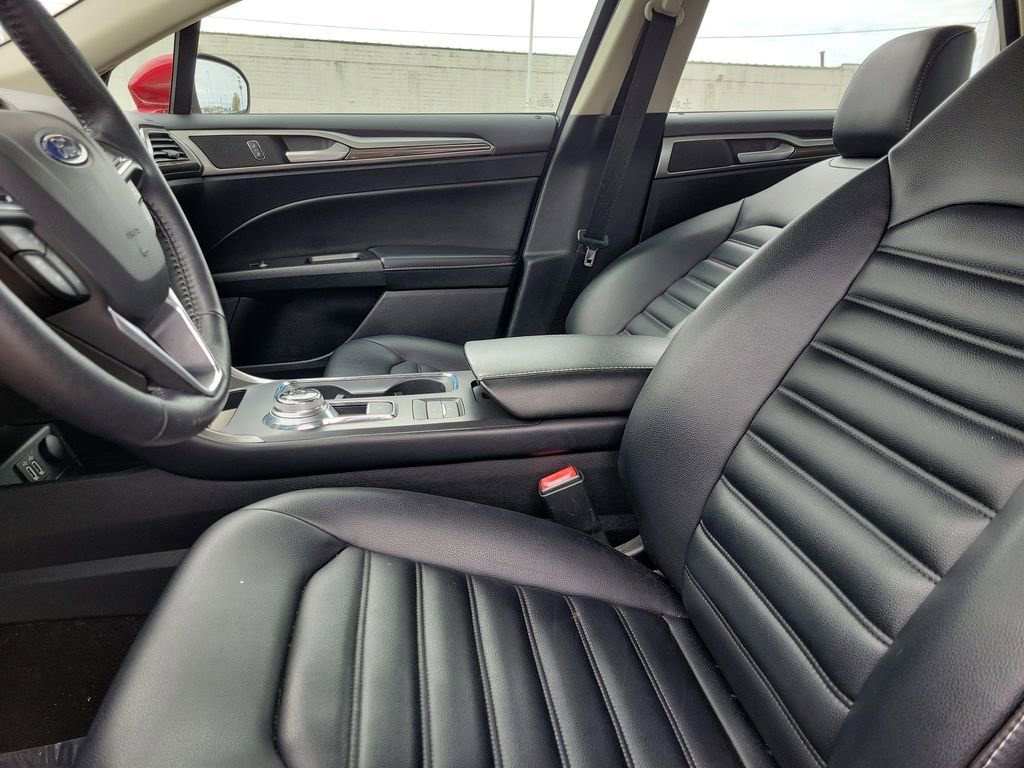 Used 2020 Red Ford SEL image 17