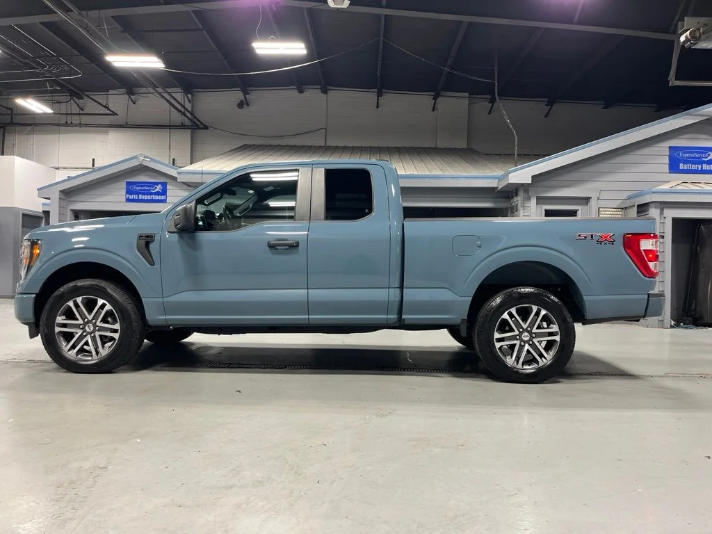 Used 2023 Blue Ford XL image 4