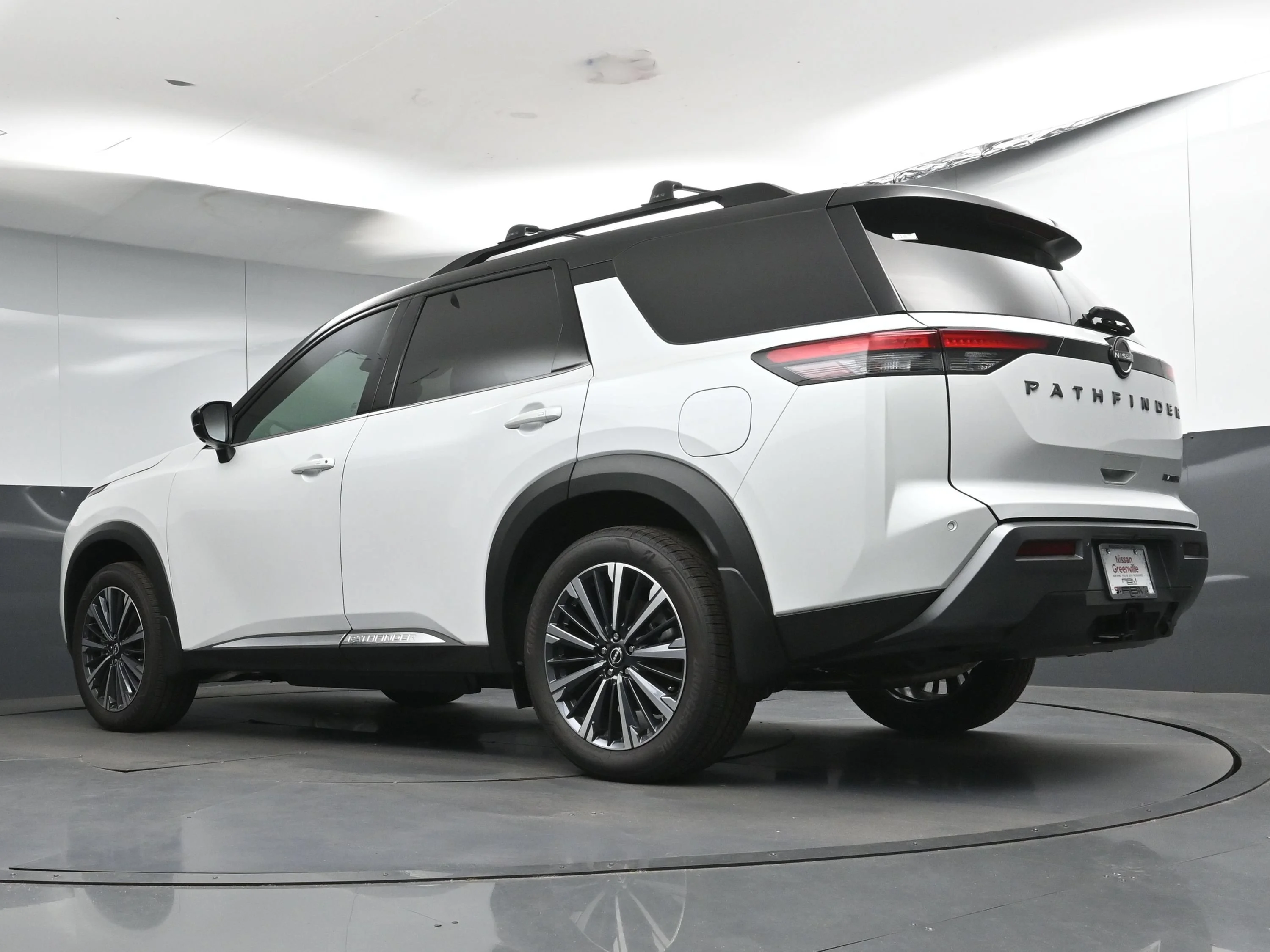New 2026 Everest White Pearl TriCoat / Super Black Two-tone Nissan Platinum image 29