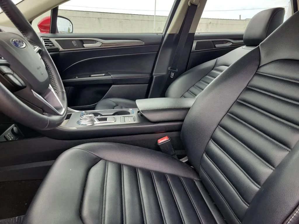Used 2020 Red Ford SEL image 17