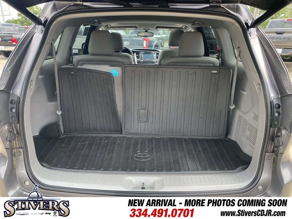 Used 2014 Gray Toyota Limited image 13
