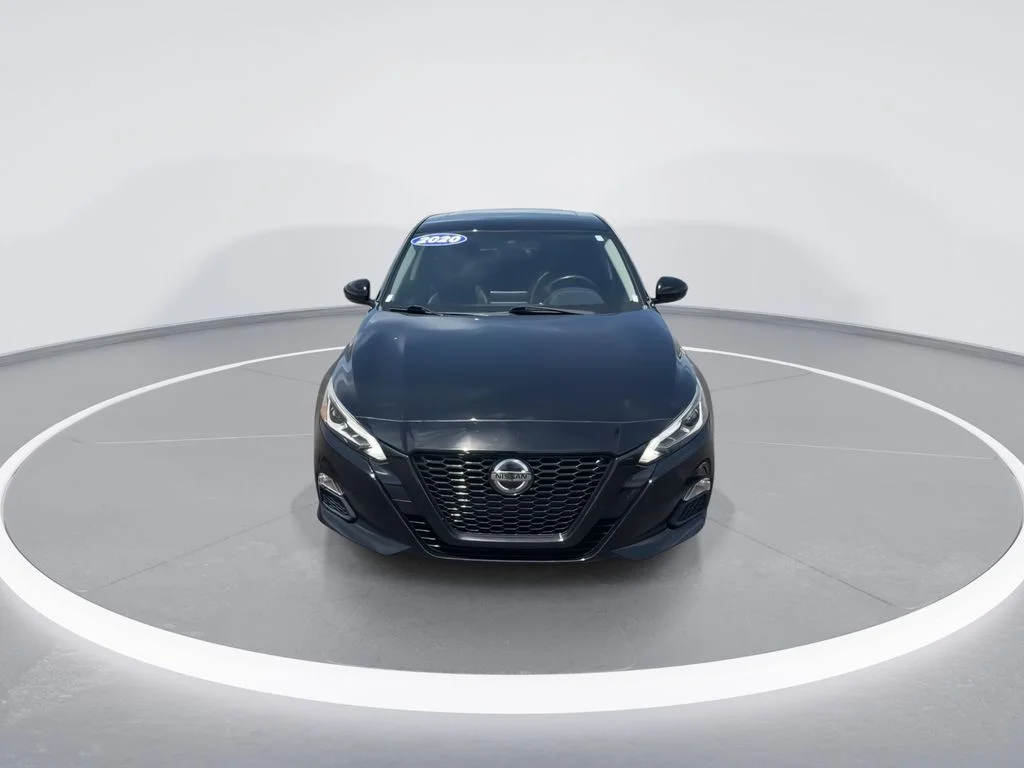 Used 2020 Black Nissan 2.5 SR image 3
