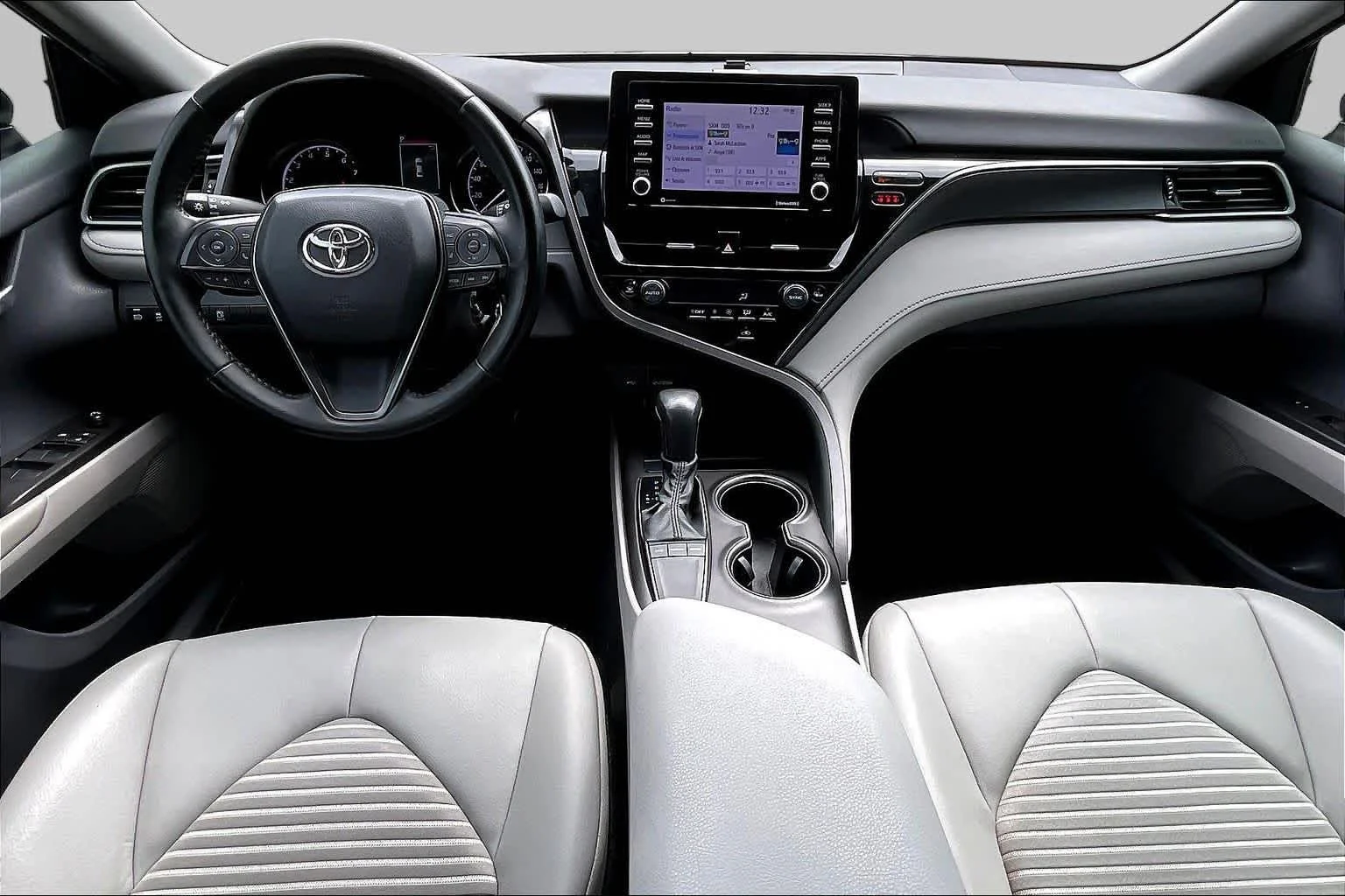 Used 2023 Midnight Black Metallic Toyota SE image 15