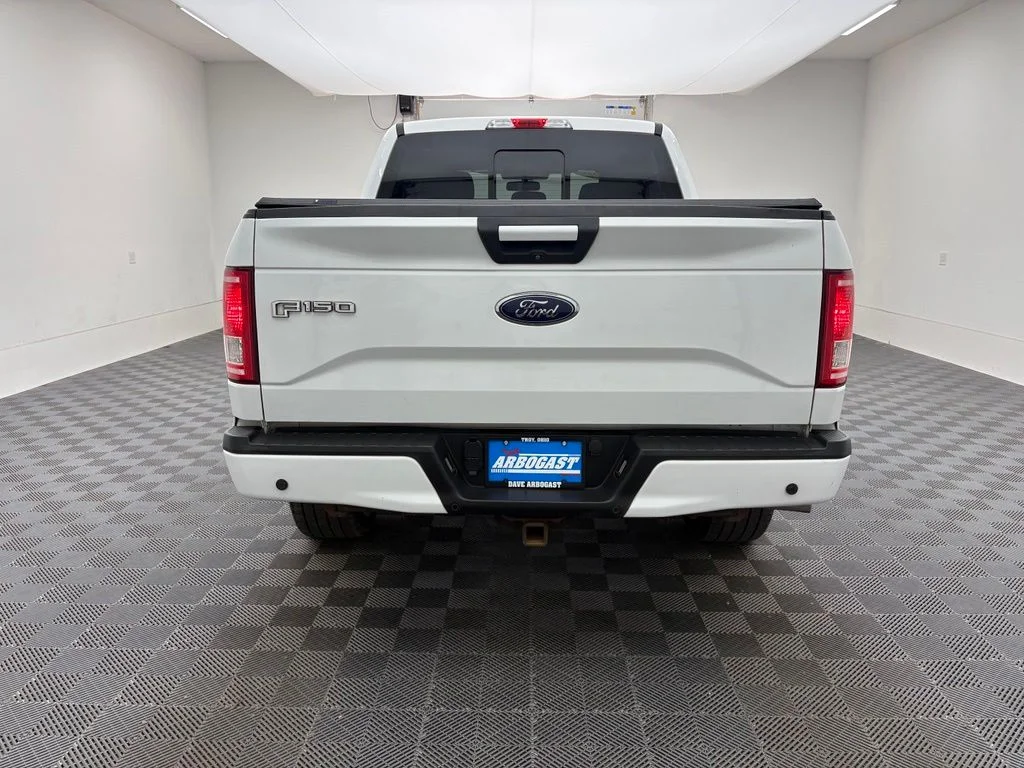 Used 2016 Oxford White Ford XLT image 9