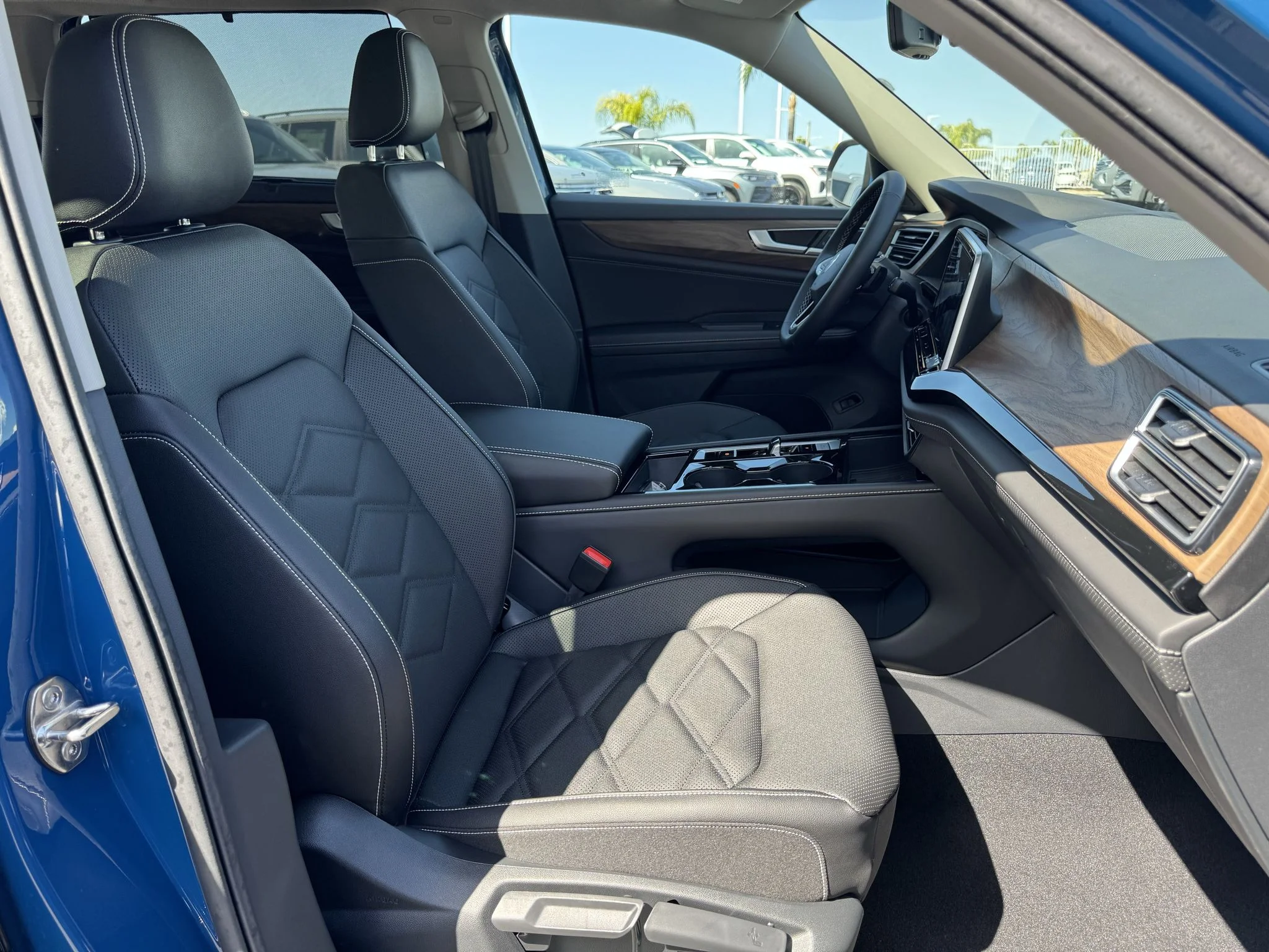 New 2026 Mountain Lake Blue Metallic Volkswagen 2.0T SE w/Technology image 33