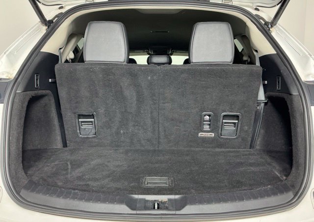 Used 2018 White Mazda Touring image 26