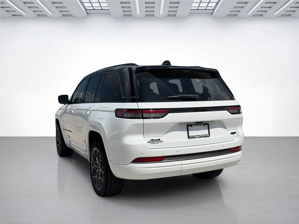 New 2026 Bright White Clear-Coat Exterior Paint Jeep Summit image 5