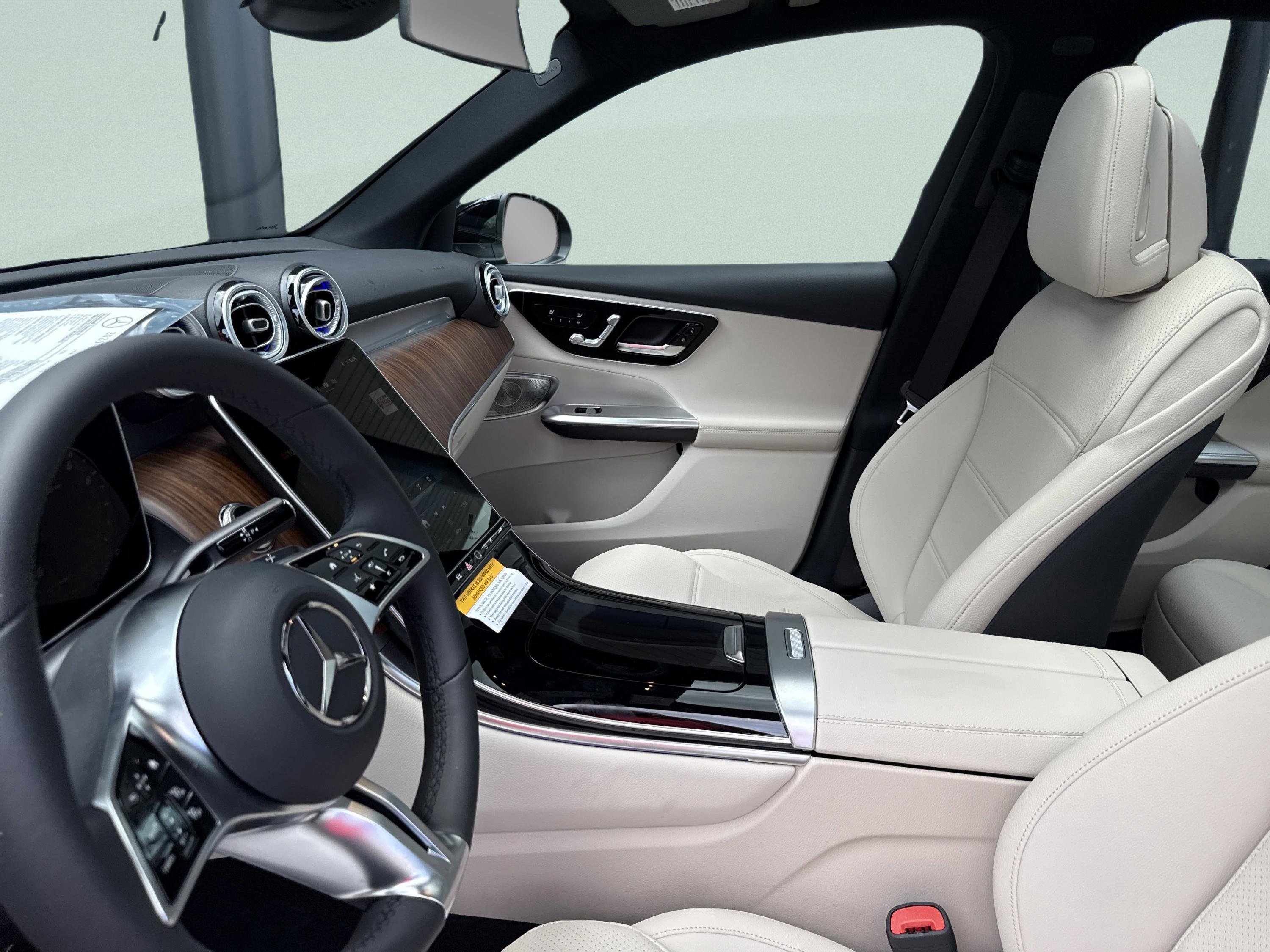 Certified Used 2026 Black Mercedes-Benz GLC 300 image 23