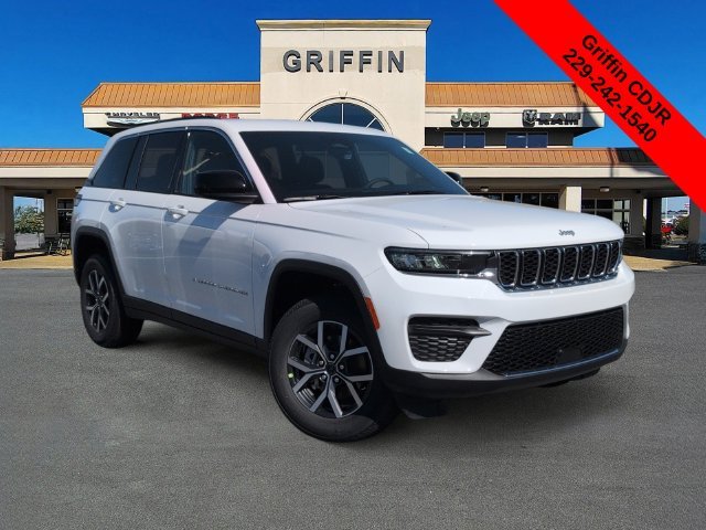 2027 Jeep Grand Cherokee Laredo