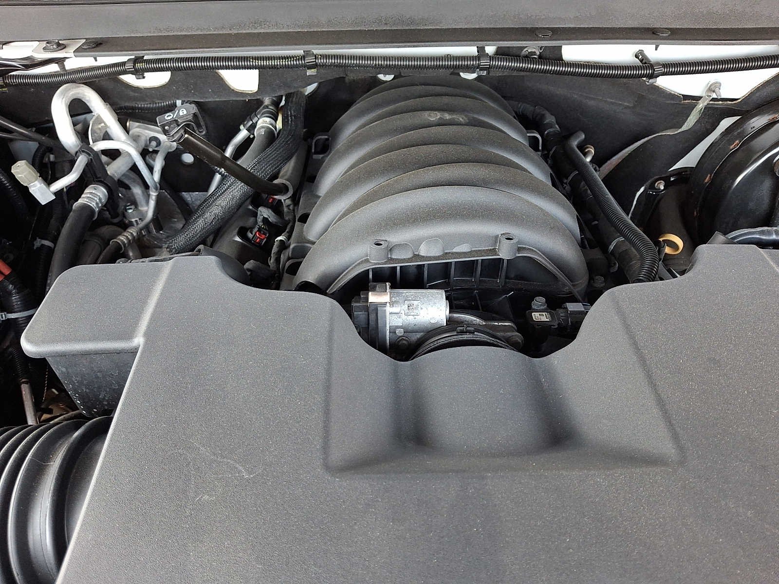 Used 2019 Summit White GMC SLE image 26