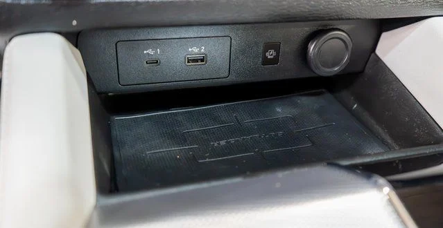 Used 2024 Black Mitsubishi  image 35