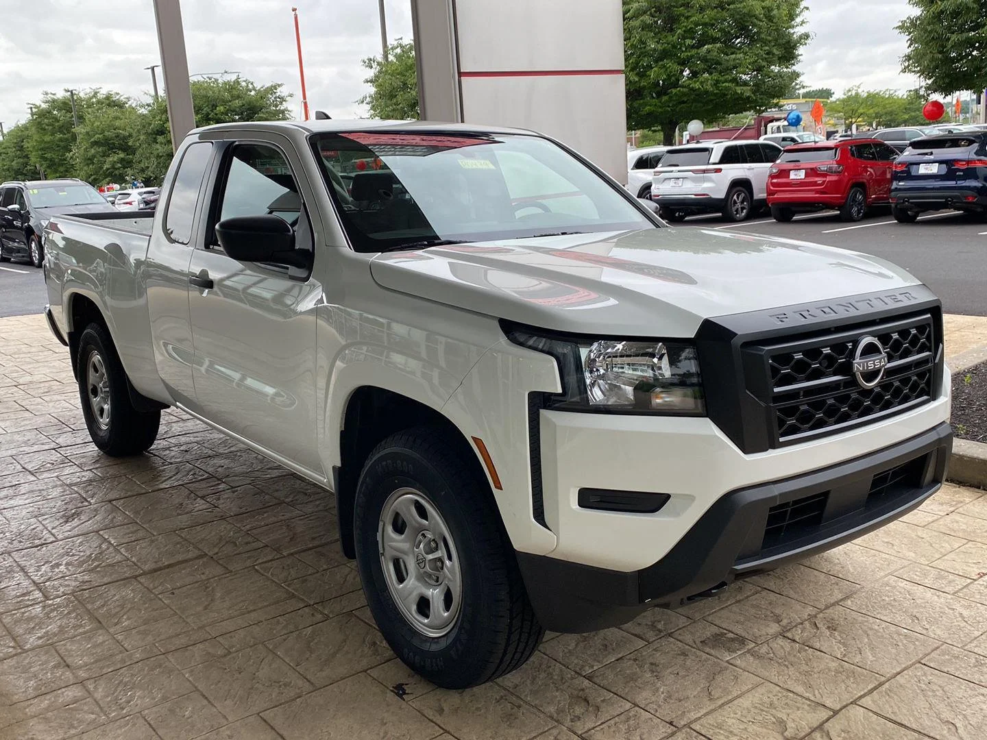 Used 2023 Glacier White Nissan S image 3