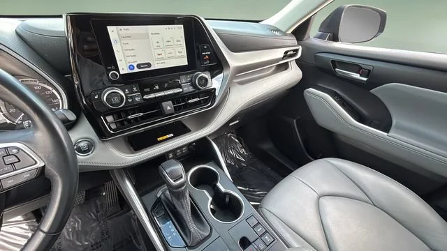 Used 2023 Blue Toyota Platinum image 25