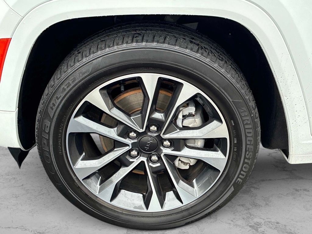 Used 2023 White Jeep Overland image 21