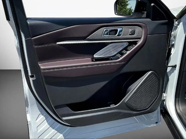 New 2026 Space White Metallic Ford Platinum™ image 62